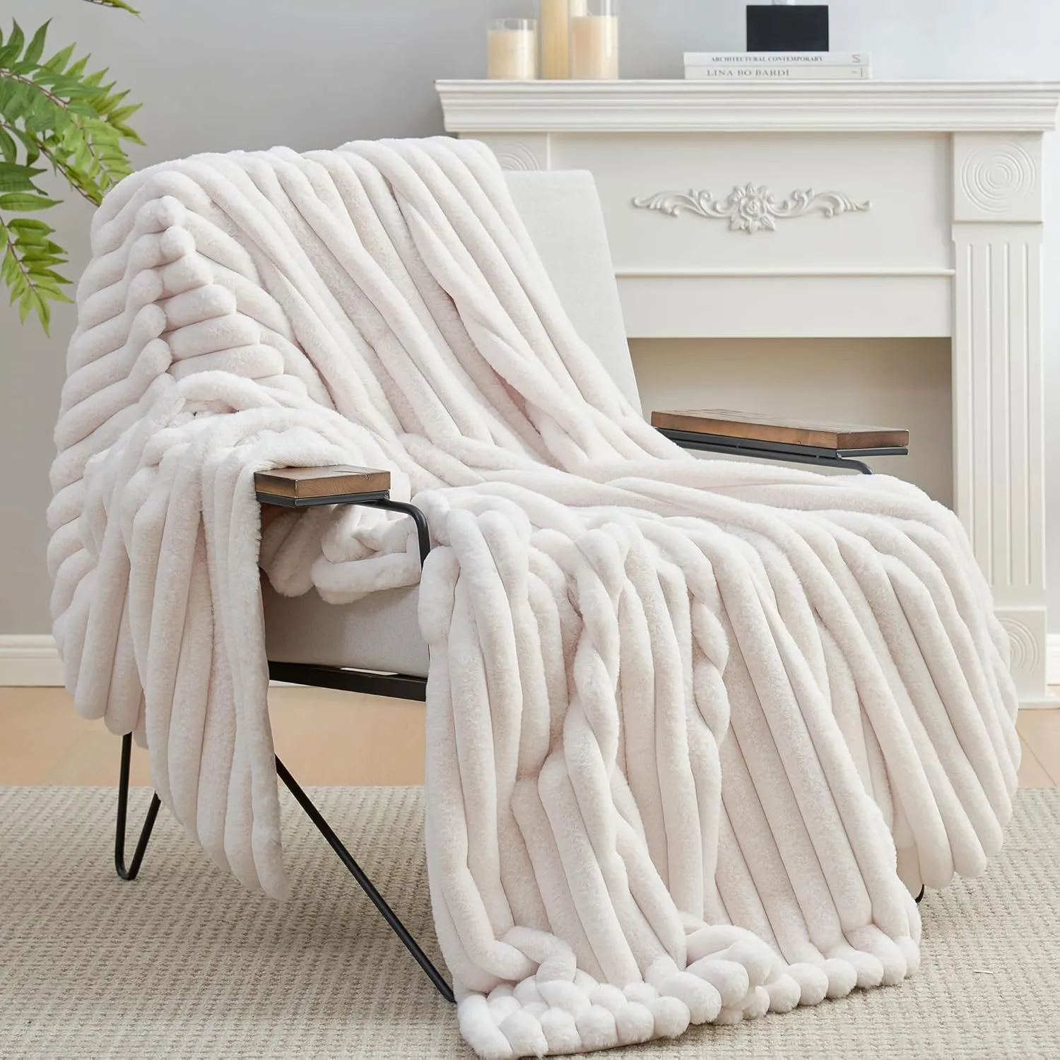 Amélie Home Faux Fur Throw Blanket for Couch, Cozy Fuzzy Fluffy Fur Luxurious Soft Striped Plush Gift Blankets for Family Sofa Chair Bed Living Room Bedroom, 55"x70", Ivory