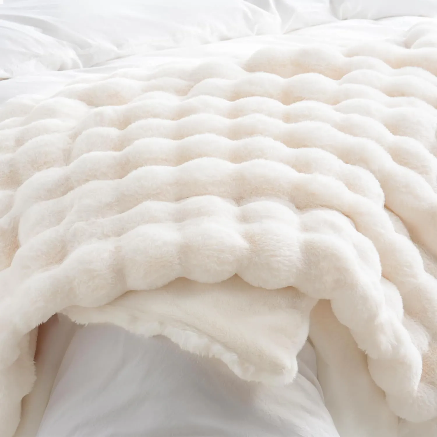 BENVWE Faux Fur Throw Blanket for Couch - Cozy Plush Fluffy Soft Thick Bubble Blanket for Living Room Home Decor - Mothers Day Birthday Gifts for Women, Cream White, 51" x 63"