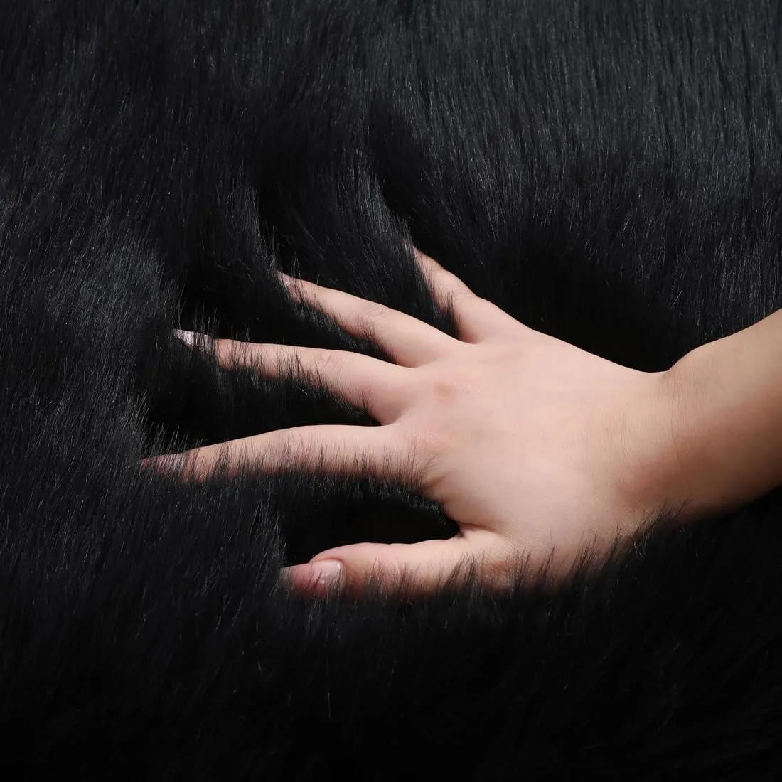 CKLASAY Faux Fur Rug Sheepskin Fuzzy Rug Super Soft Fluffy Plush Area Rug Bedroom Floor Children's Room Sofa Cushion Living Room Bedside Rugs (Black,3×3 ft Rotund)
