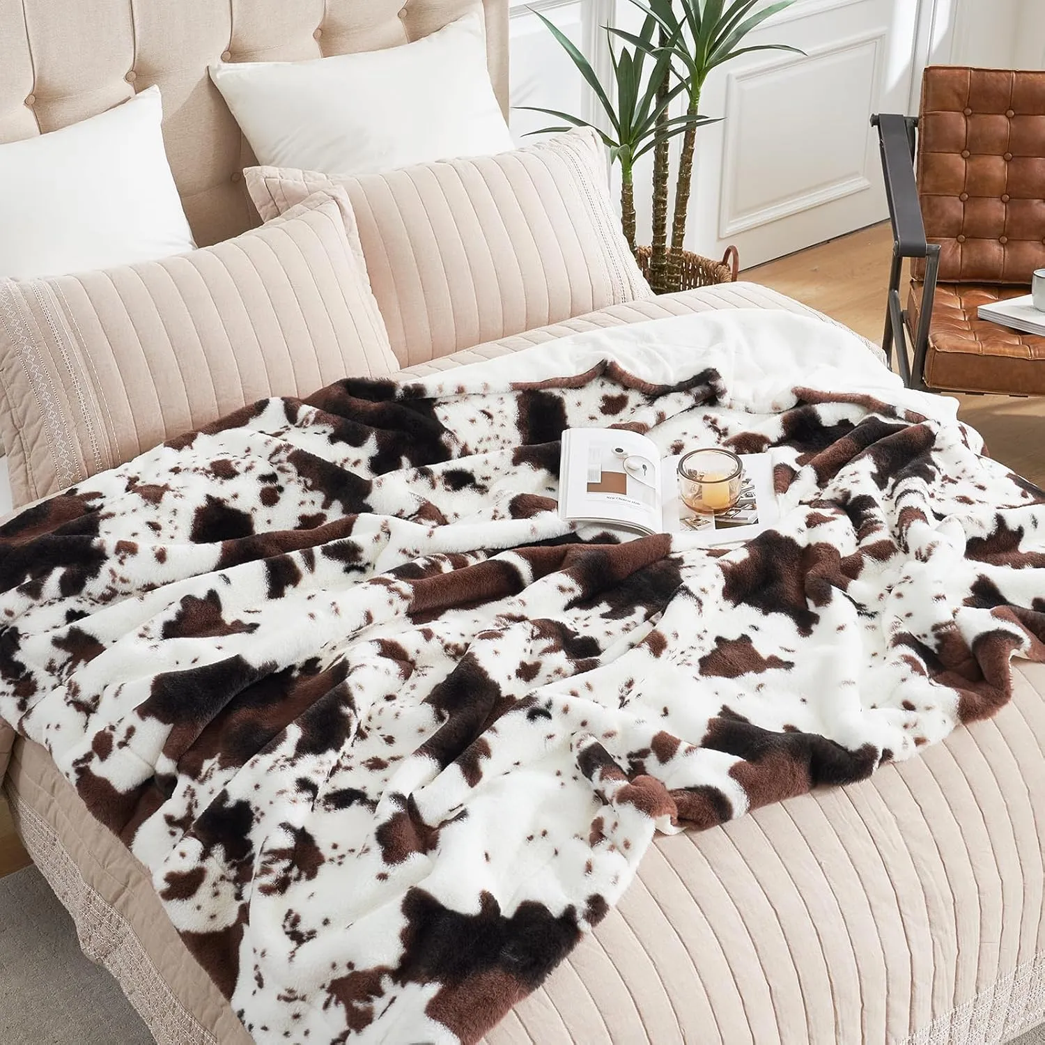 Cozy Bliss Cow Print Faux Fur Throw Blanket, Animal Printed Blankets Super Soft Warm Thick Fluffy Throws Home Decor for Couch Bed Sofa Women (Black&Coffee Cow, 50x60 Inches)