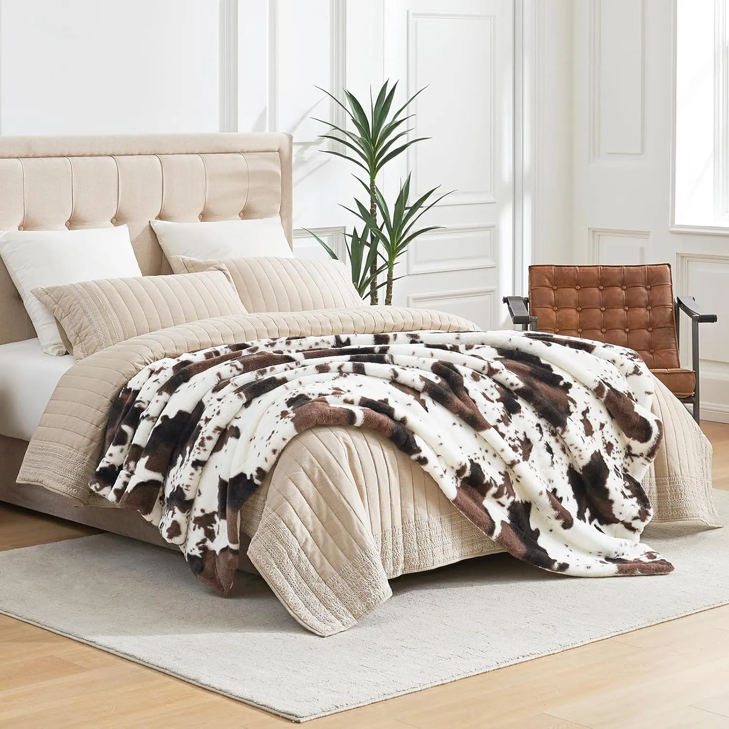 Cozy Bliss Cow Print Faux Fur Throw Blanket, Animal Printed Blankets Super Soft Warm Thick Fluffy Throws Home Decor for Couch Bed Sofa Women (Black&Coffee Cow, 50x60 Inches)