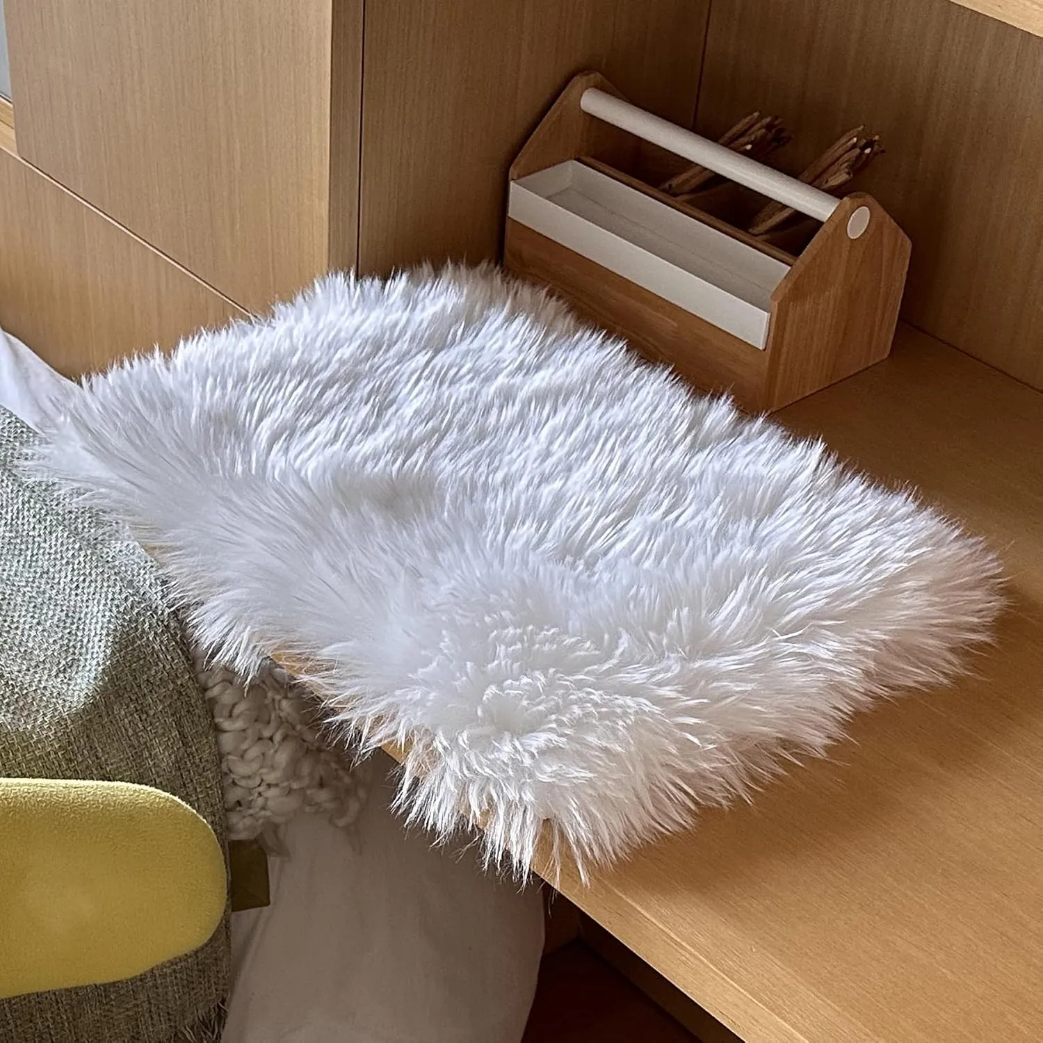 Faux Fur Placemats White Fur Table Runner Small Luxury Shaggy Sheepskin Table Linen Wedding Decor Designer Accessories Set of 2 (White, 18 x 12 inches)