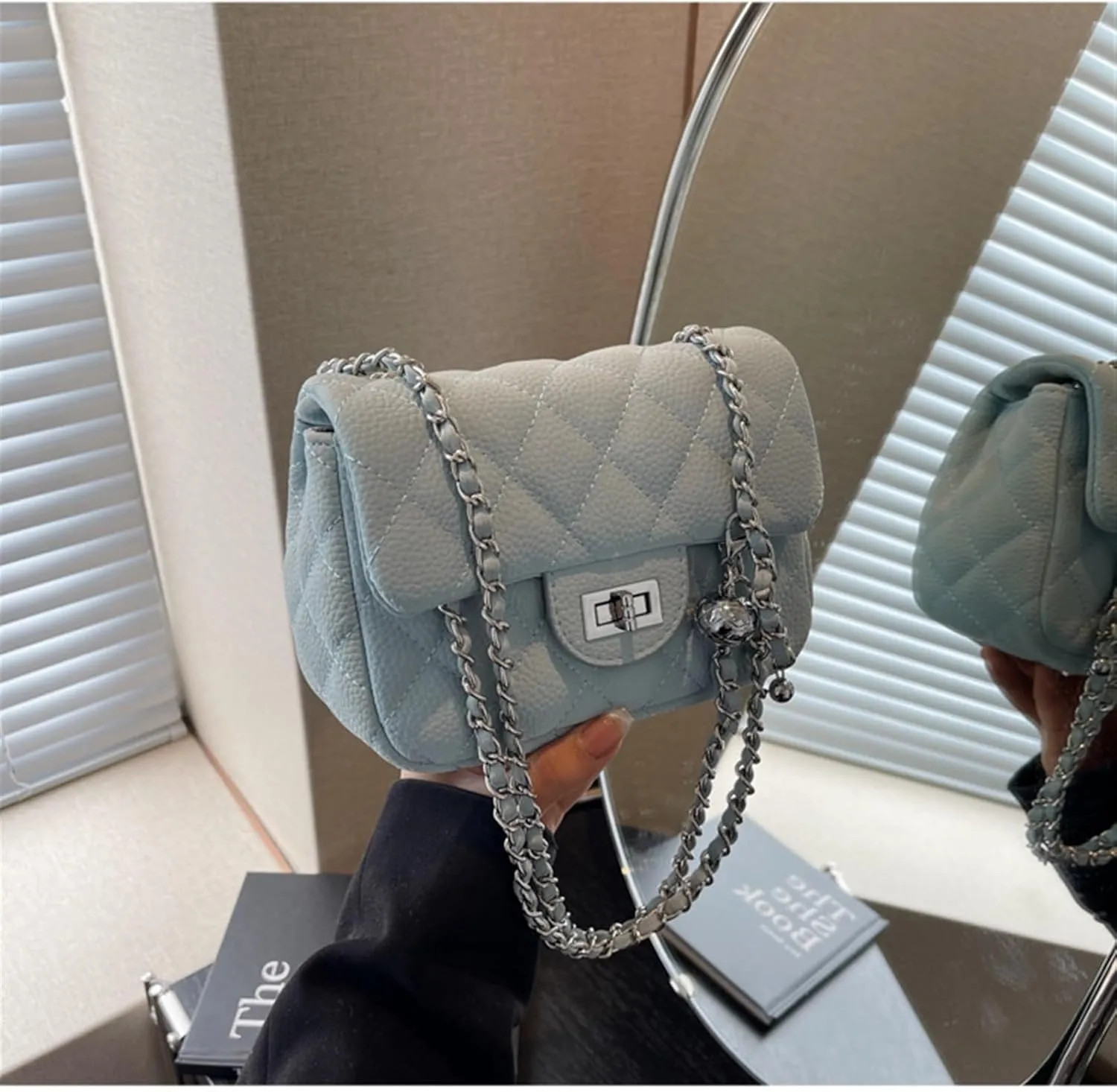 High-grade Underarm Bag Women's New Niche Design Rhombic Chain Bag Explosions Shoulder Slung Small Bag