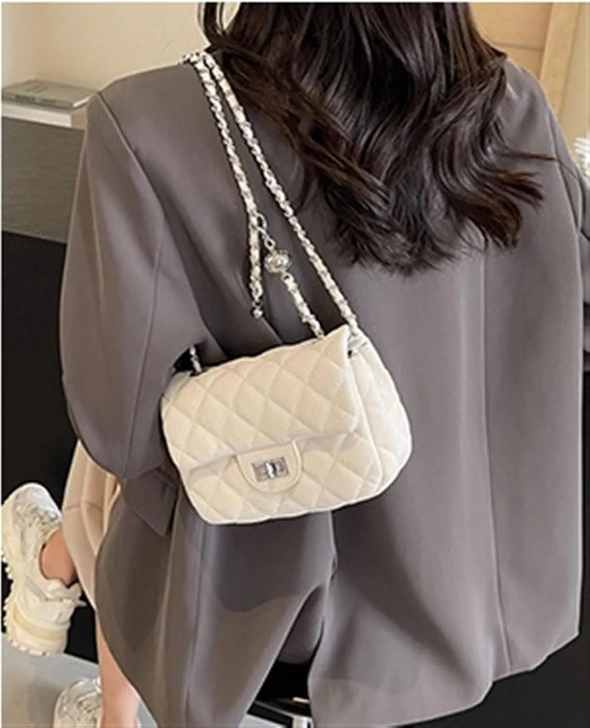 High-grade Underarm Bag Women's New Niche Design Rhombic Chain Bag Explosions Shoulder Slung Small Bag