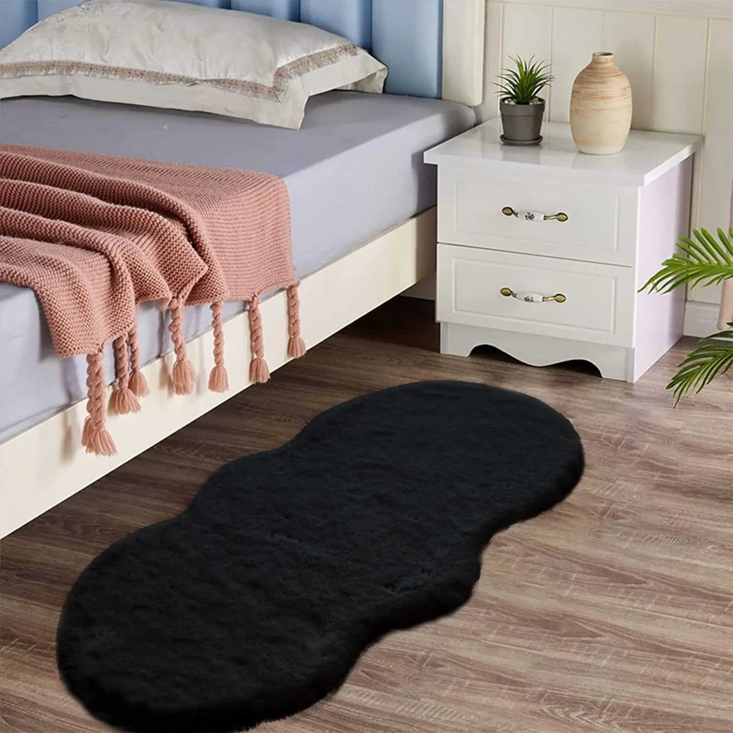 Latepis Black Shag Rug 2x4 Rugs for Bedroom Furry Shaggy Rug Washable Faux Rabbit Fur Rug Small Cute Rug Fluffy Rug for Cushion Nursery Kids Room Home Decor Sheepskin