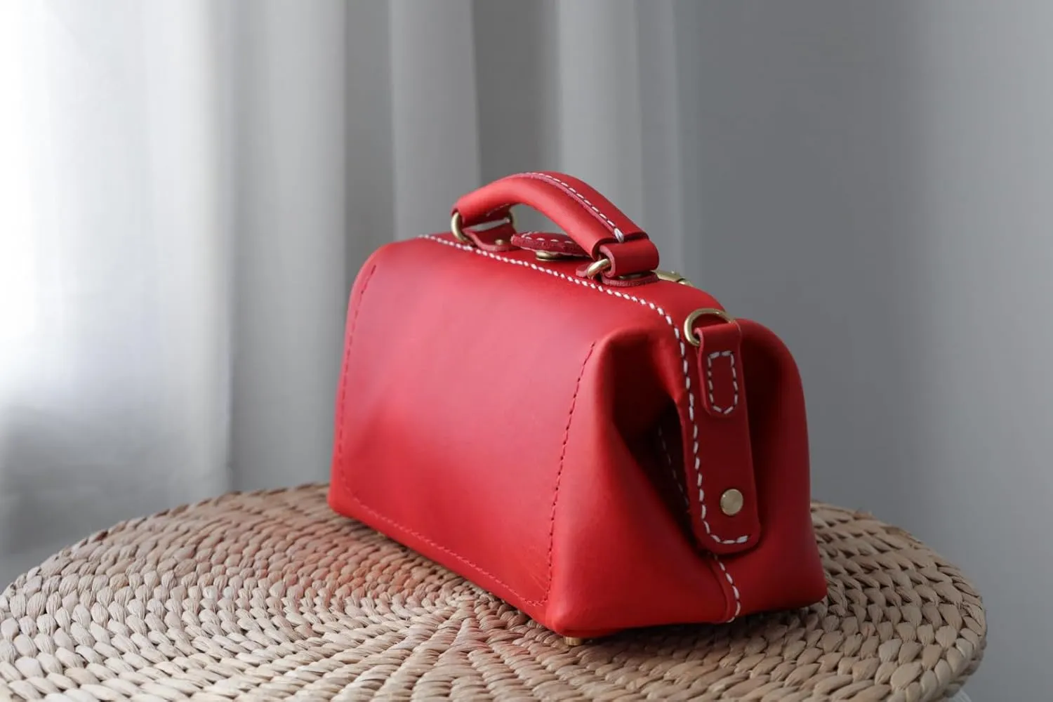 Leather Doctors Bag- Doctor Style Bag, Leather Purse, Off Shoulder Bag, Monogram Leather Bag, Every Day Carry (red)