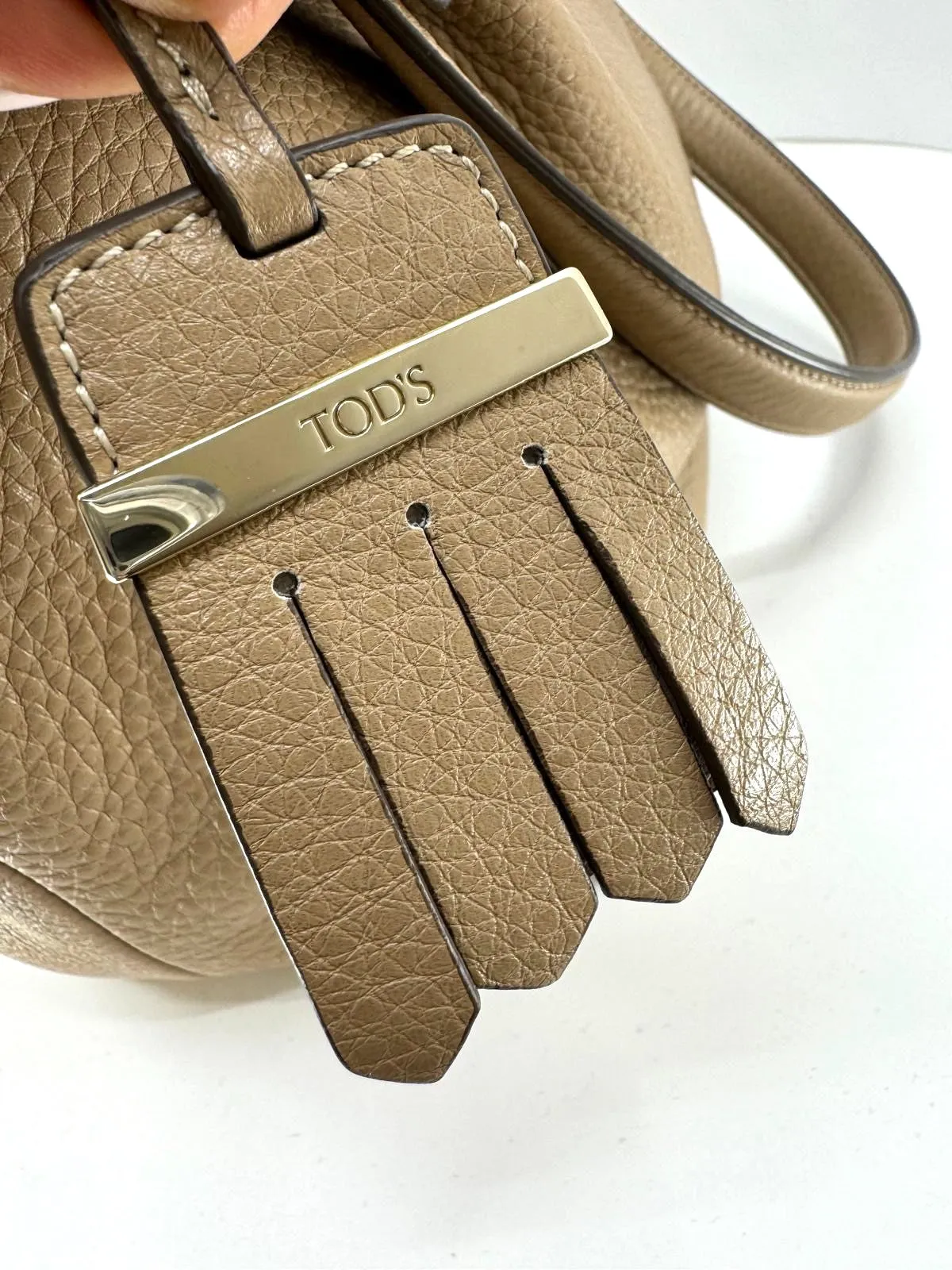 TOD'S GRAINED LEATHER SHOPPING TOTE BAG