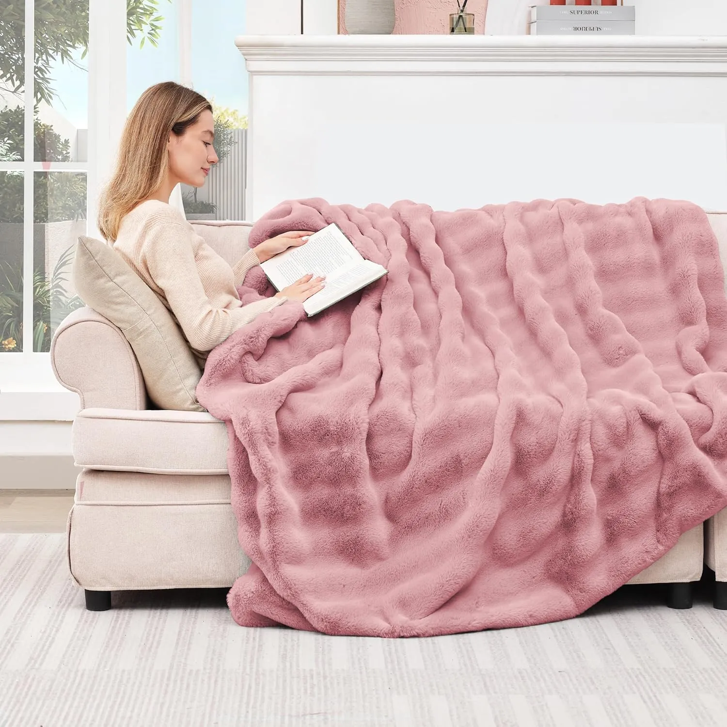 Touchat Luxury Faux Rabbit Fur Throw Blanket for Couch,Super Heavy Warm Cozy Blanket for Sofa Bedroom Living Room,Ultra Soft Fluffy Reversible Plush Blanket for Home Decor Gifts,Pink