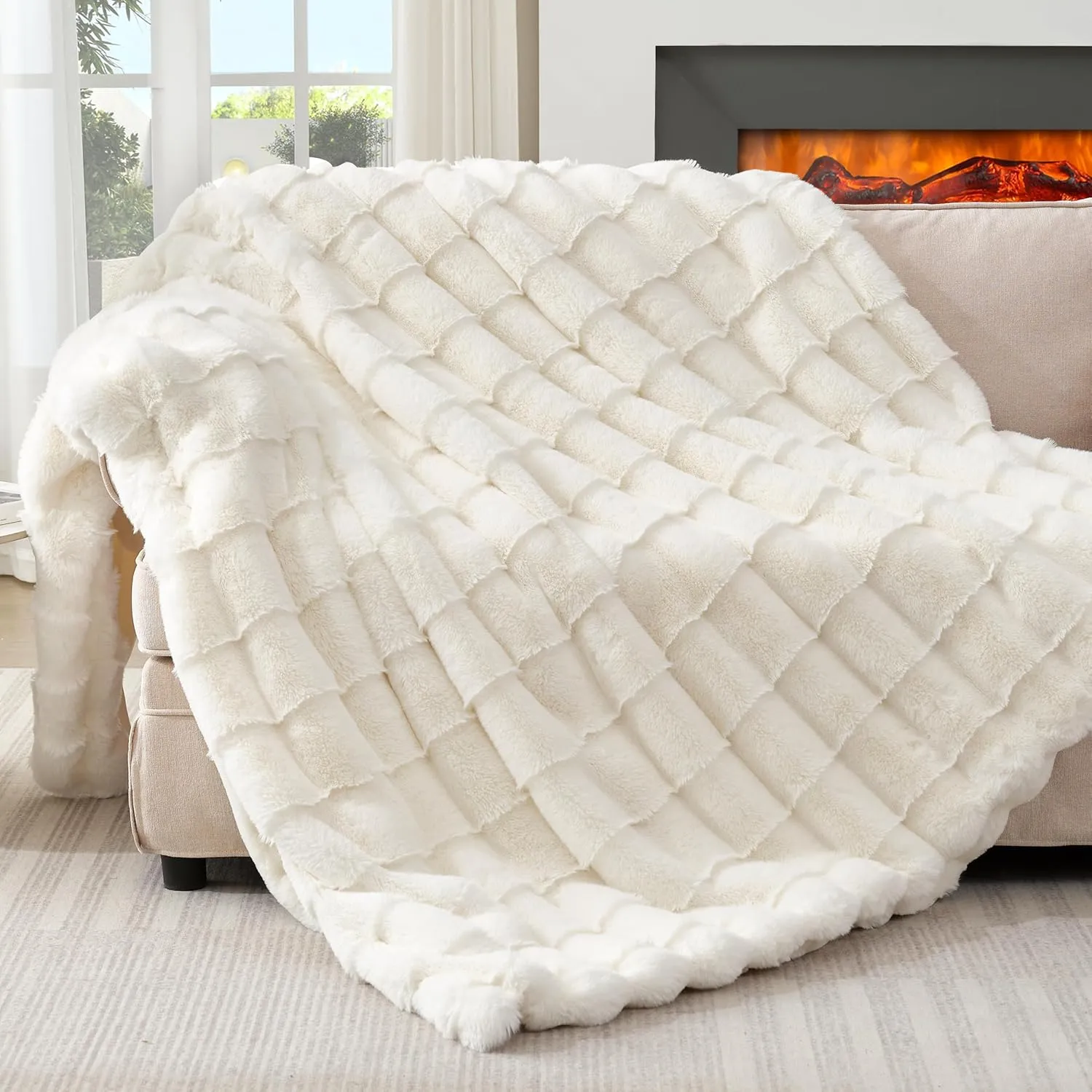 Touchat Luxury Faux Rabbit Fur Throw Blanket for Couch,Super Heavy Warm Cozy Blanket for Sofa Bedroom Living Room,Ultra Soft Fluffy Reversible Plush Blanket for Home Decor Gifts,White