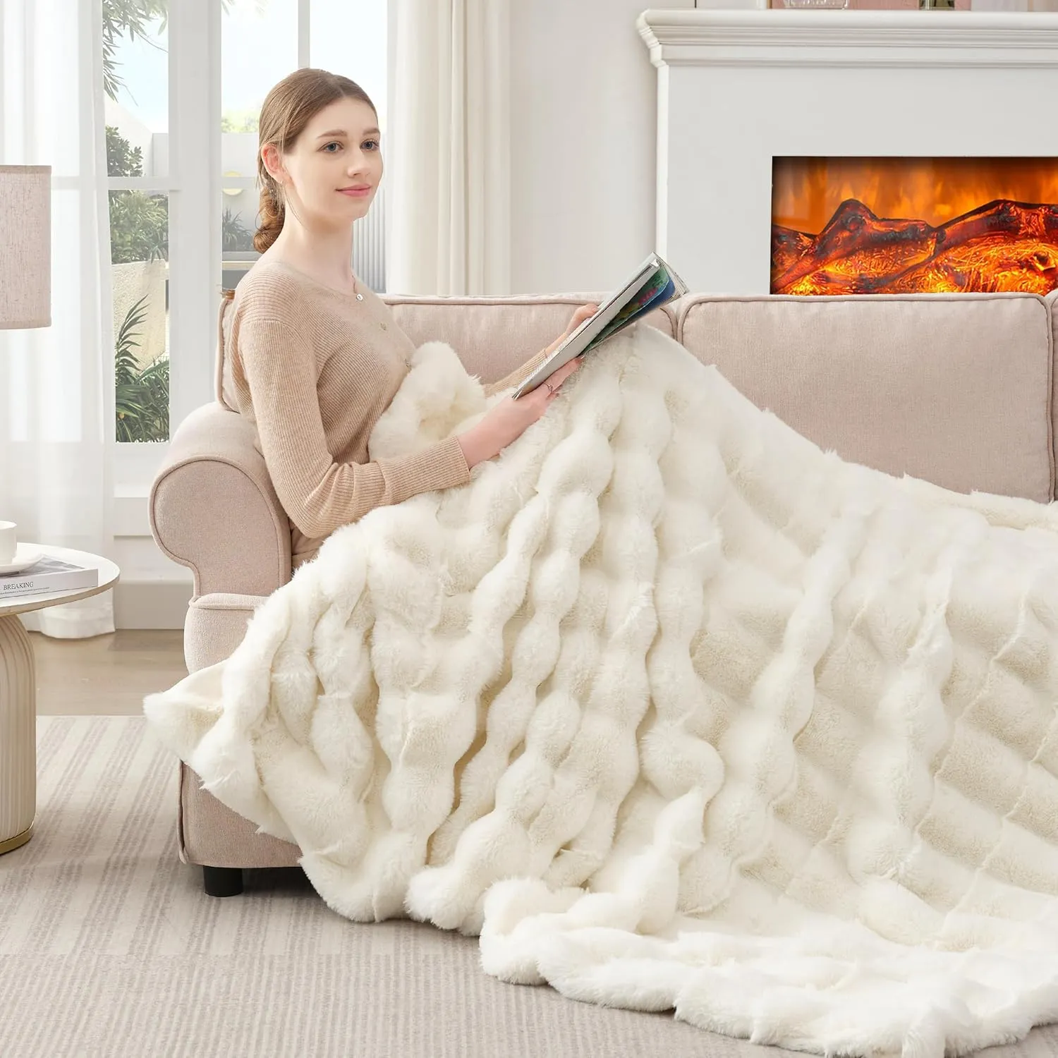 Touchat Luxury Faux Rabbit Fur Throw Blanket for Couch,Super Heavy Warm Cozy Blanket for Sofa Bedroom Living Room,Ultra Soft Fluffy Reversible Plush Blanket for Home Decor Gifts,White