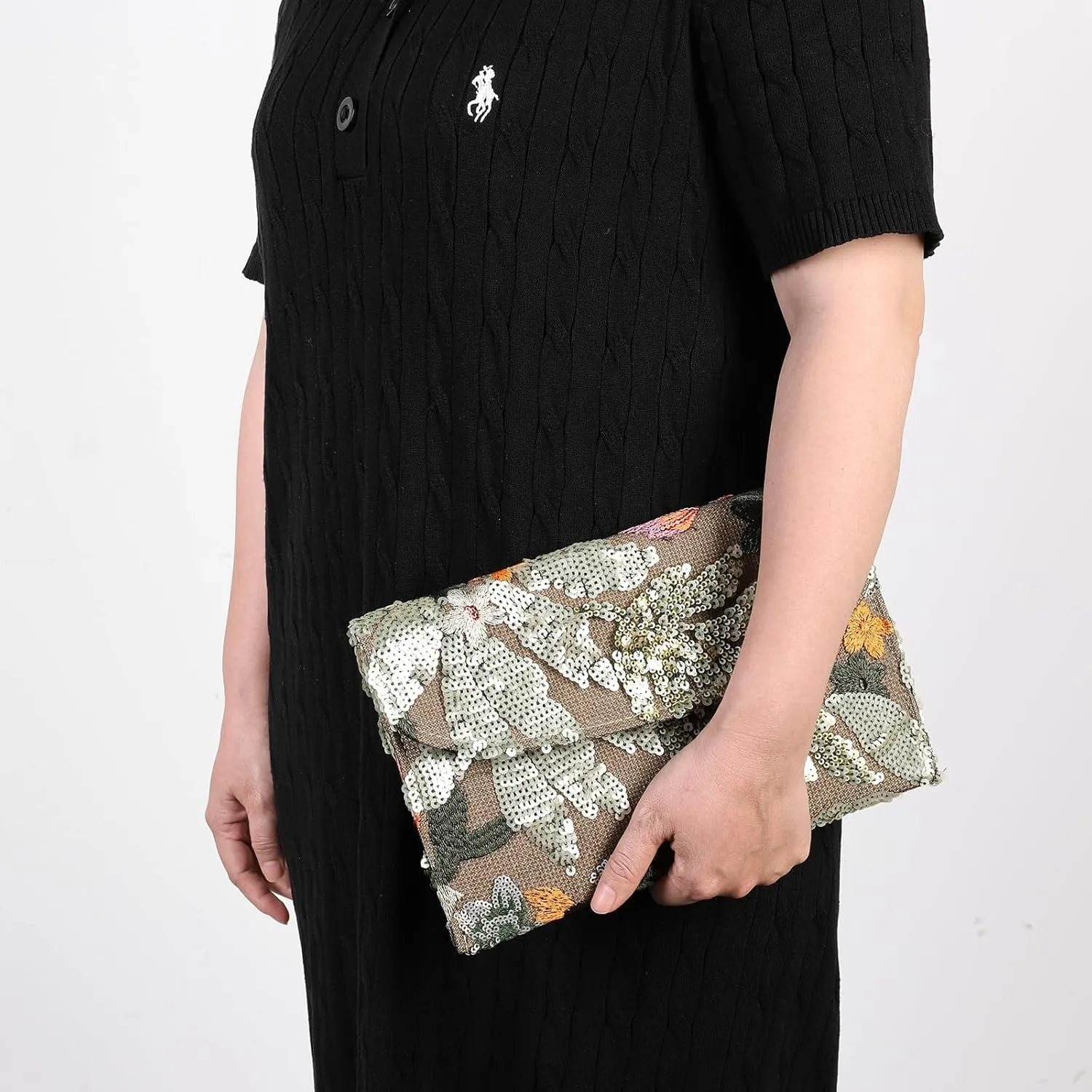 Women’s Straw Clutch Bag with Floral Embroidery and Sequins Elegant Evening Purse for Wedding Travel