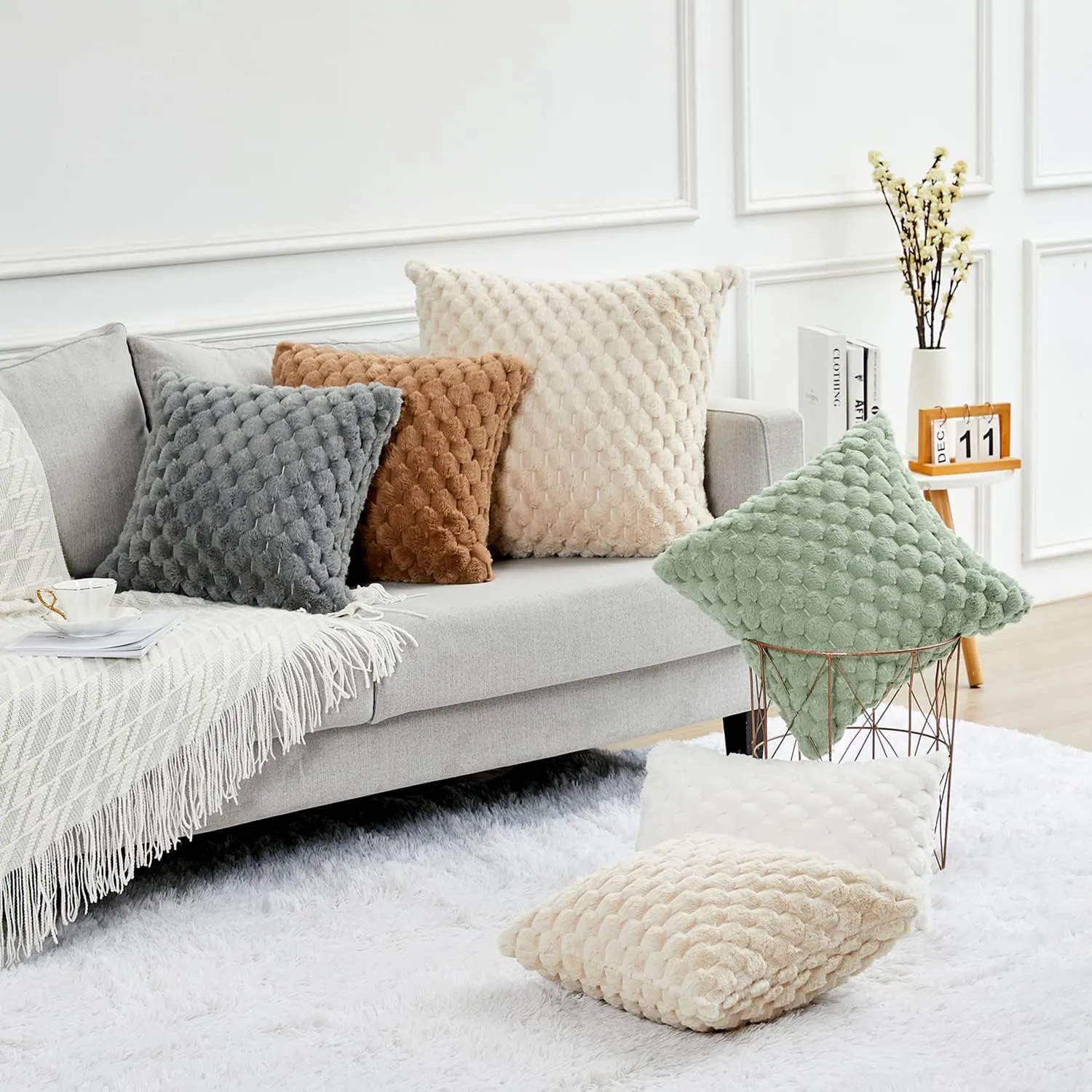 Yaertun Pack of 2 Super Soft Cozy Decorative Throw Pillow Covers Fuzzy Plush Faux Fur Luxury Cushion Cover Pillowcase for Sofa Couch Bed Livingroom 16x16 Inch Grey