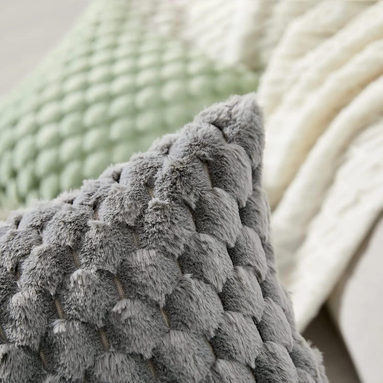 Yaertun Pack of 2 Super Soft Cozy Decorative Throw Pillow Covers Fuzzy Plush Faux Fur Luxury Cushion Cover Pillowcase for Sofa Couch Bed Livingroom 16x16 Inch Grey